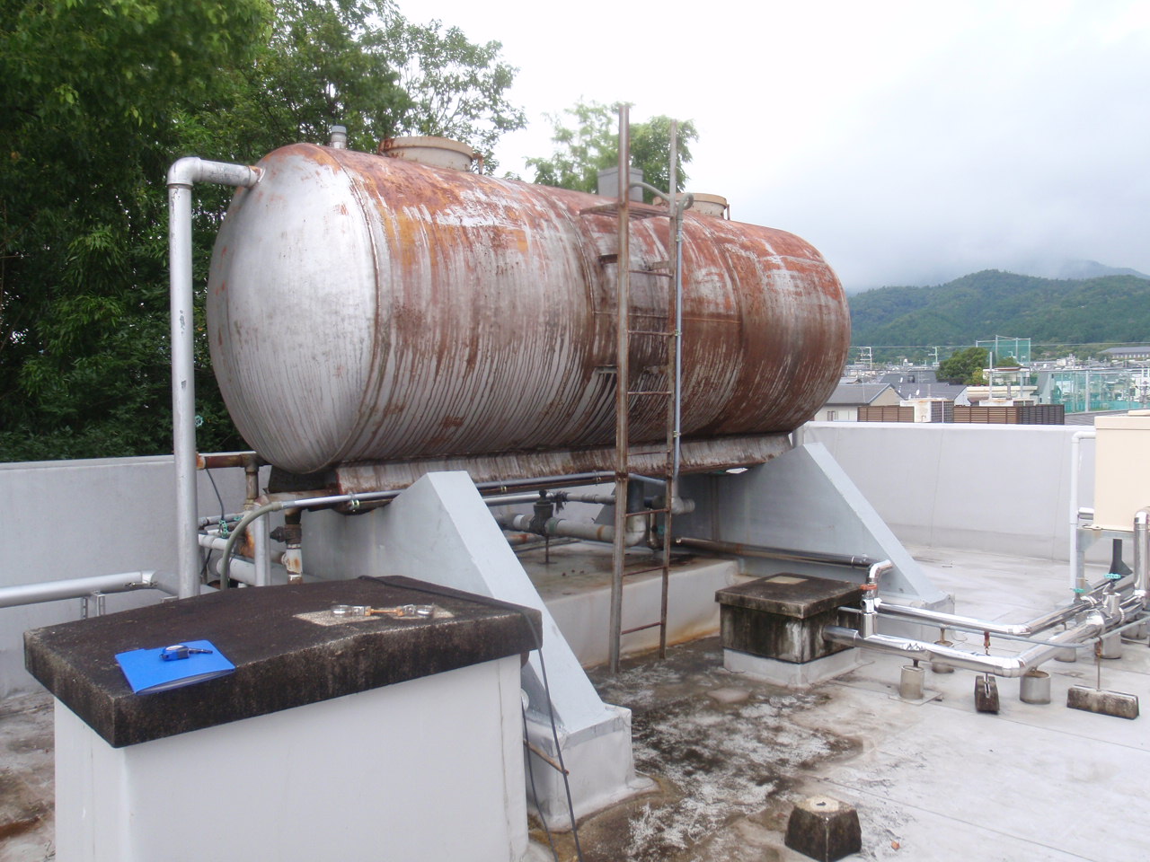 鉄製筒型タンク  高置水槽